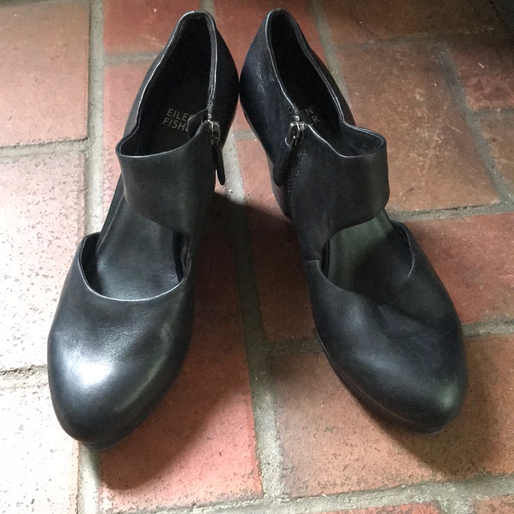 Eileen Fisher wedge heels. Black size 8. Like new